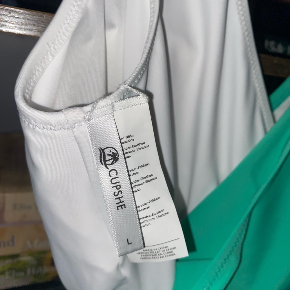CUPSHE Colorblock Swimsuit - Picture 3 of 3